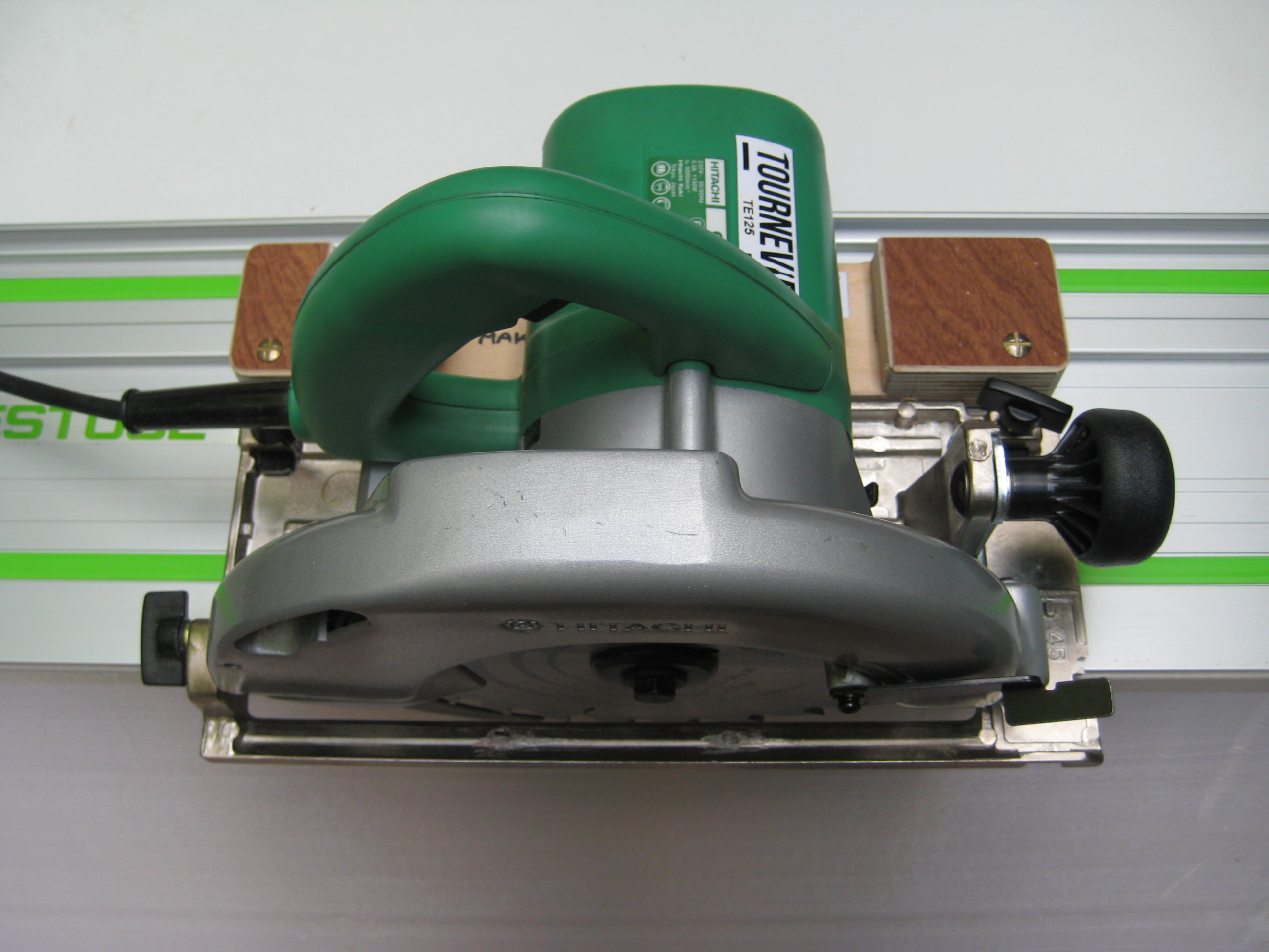 Tournevie Guide rail adapter for Hitachi C7U circular saw